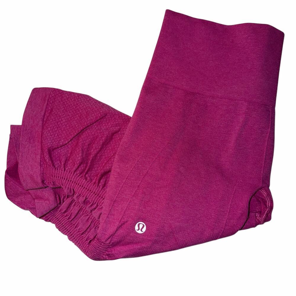 Lululemon Seamless High-Rise Leggings Women’s Size 6 Magenta Berry Cropped